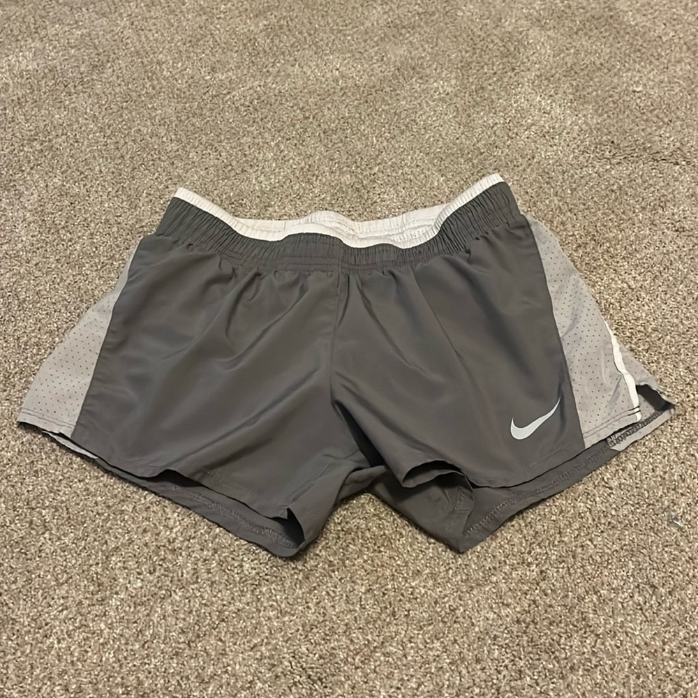 xs gray nike shorts